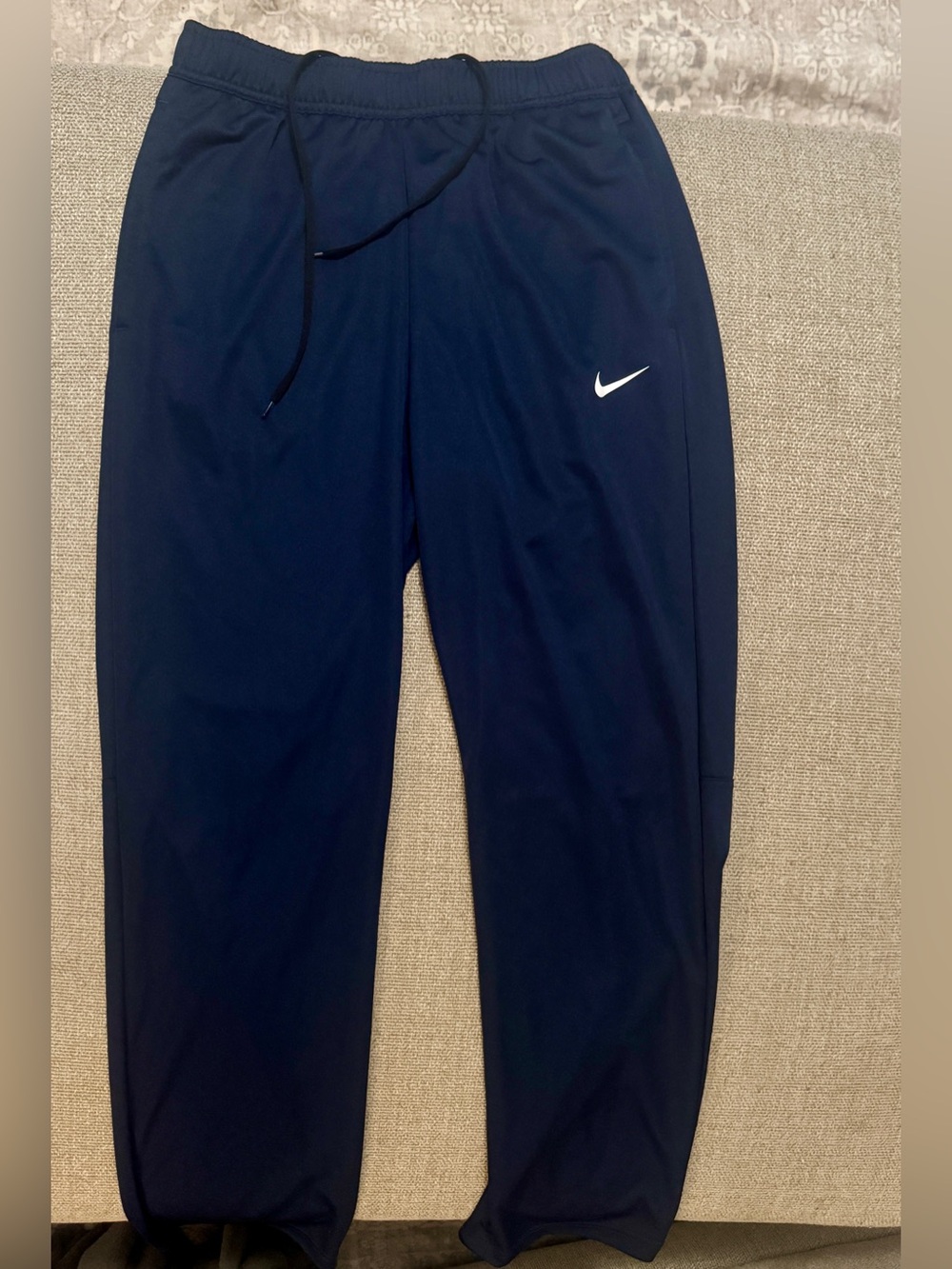 Nike Navy dri-fit Men’s Size M Navy Athletic Pants Drawstring Elastic Pockets